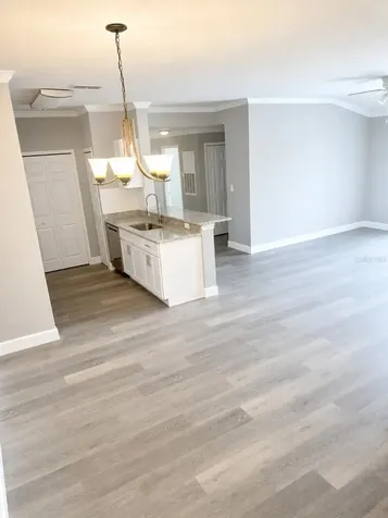 5447 Vineland Road Orlando FL 32811