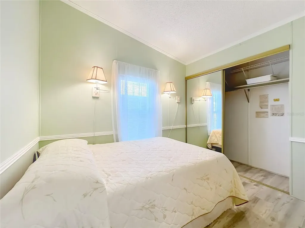 698 Cindi Avenue Leesburg FL 34788