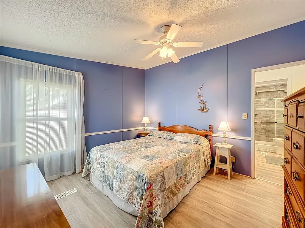 698 Cindi Avenue Leesburg FL 34788
