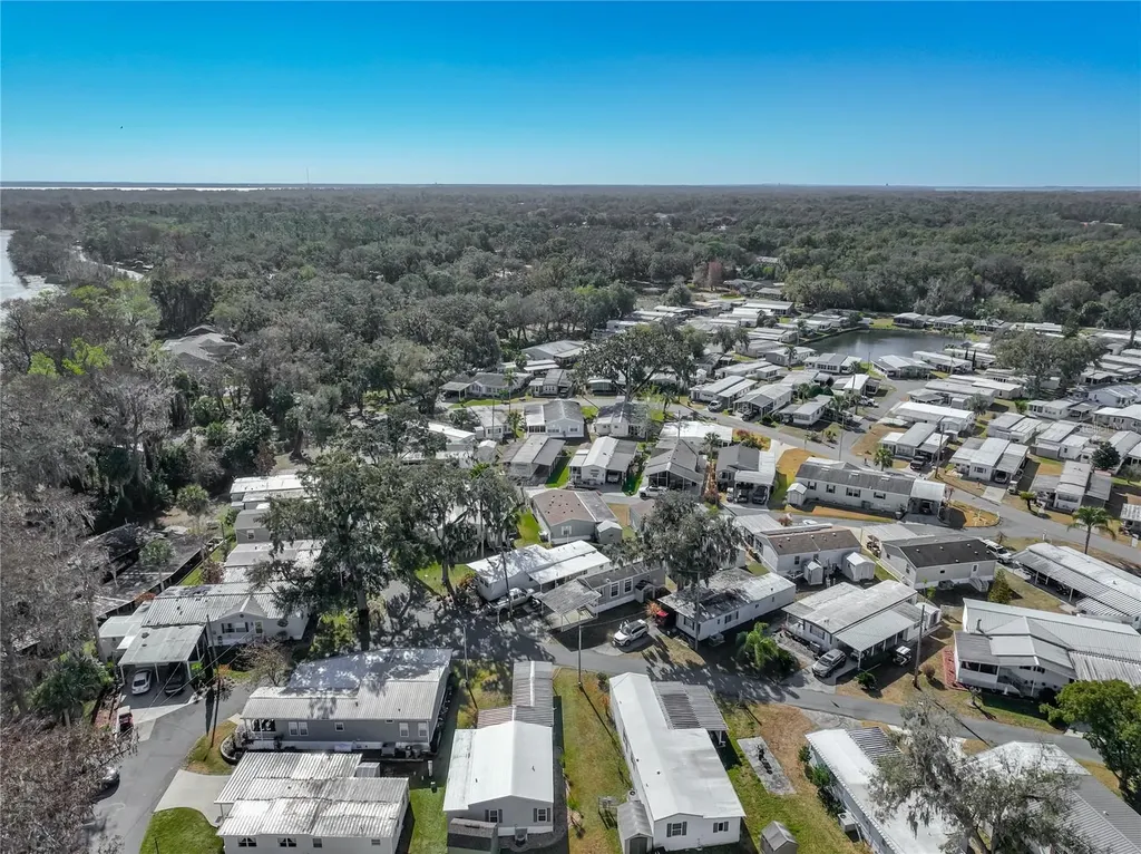 698 Cindi Avenue Leesburg FL 34788