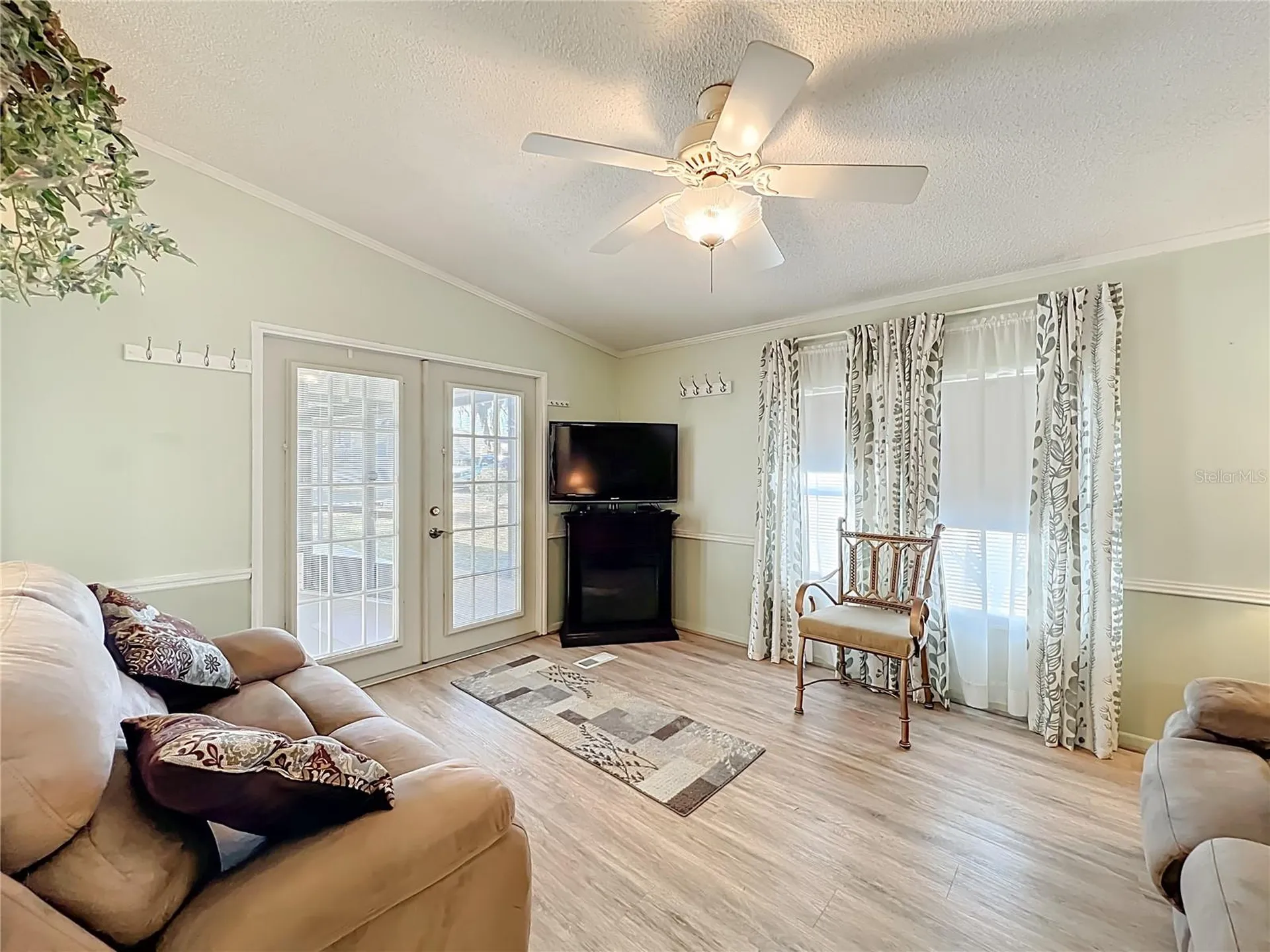 698 Cindi Avenue Leesburg FL 34788