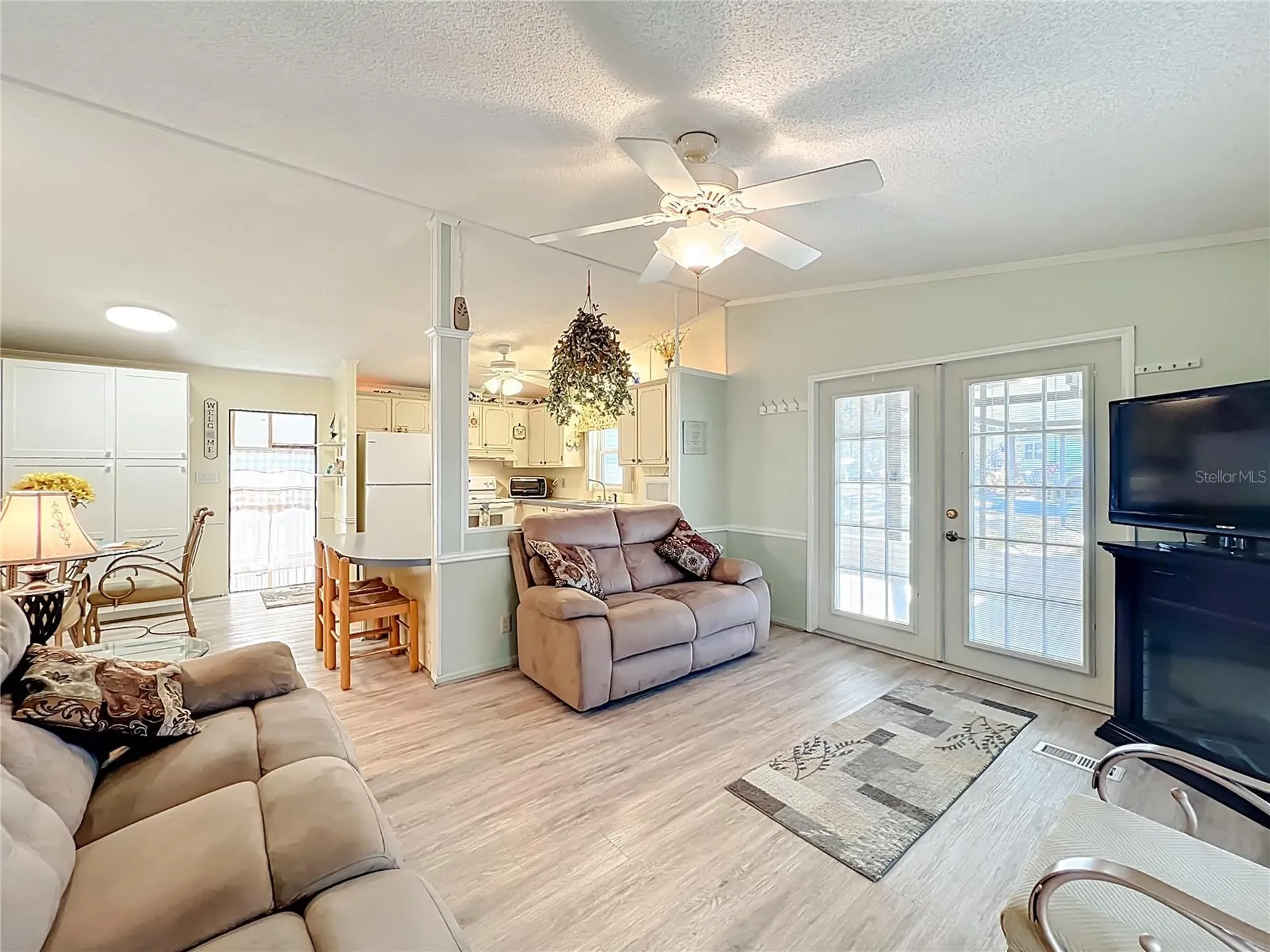 698 Cindi Avenue Leesburg FL 34788