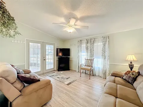 698 Cindi Avenue Leesburg FL 34788