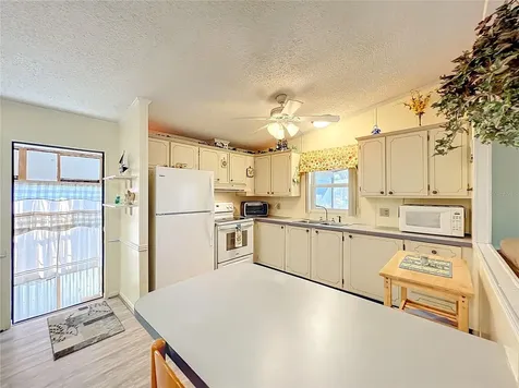 698 Cindi Avenue Leesburg FL 34788