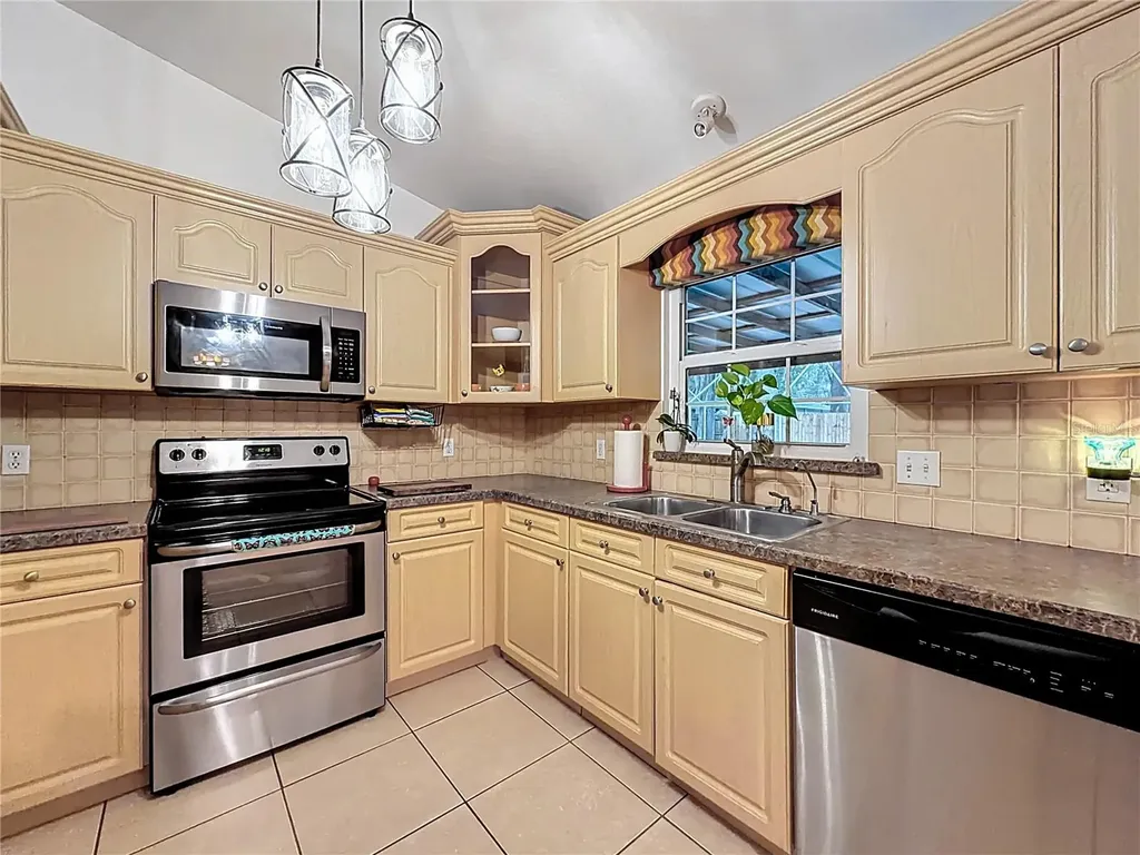 76 Teak Loop Ocala FL 34472