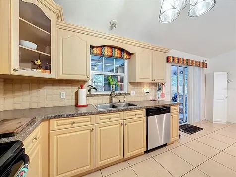 76 Teak Loop Ocala FL 34472