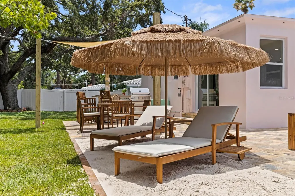 1579 Bayshore Boulevard Dunedin FL 34698