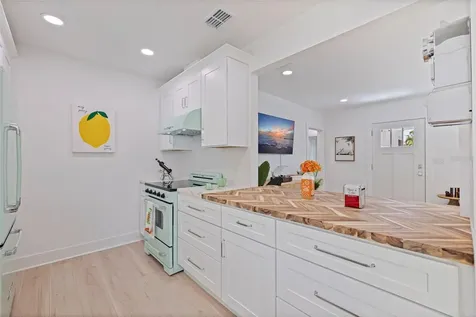 1579 Bayshore Boulevard Dunedin FL 34698