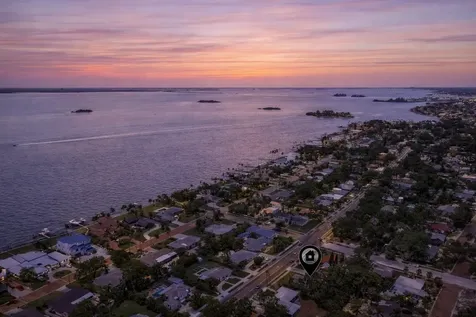 1579 Bayshore Boulevard Dunedin FL 34698