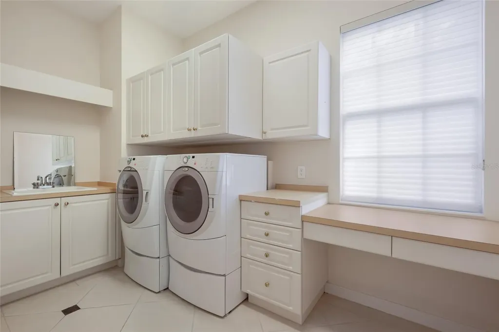 7908 Warwick Gardens Lane University Park FL 34201