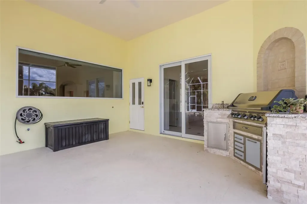 7908 Warwick Gardens Lane University Park FL 34201