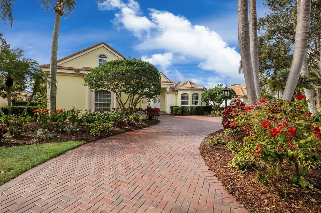 7908 Warwick Gardens Lane University Park FL 34201