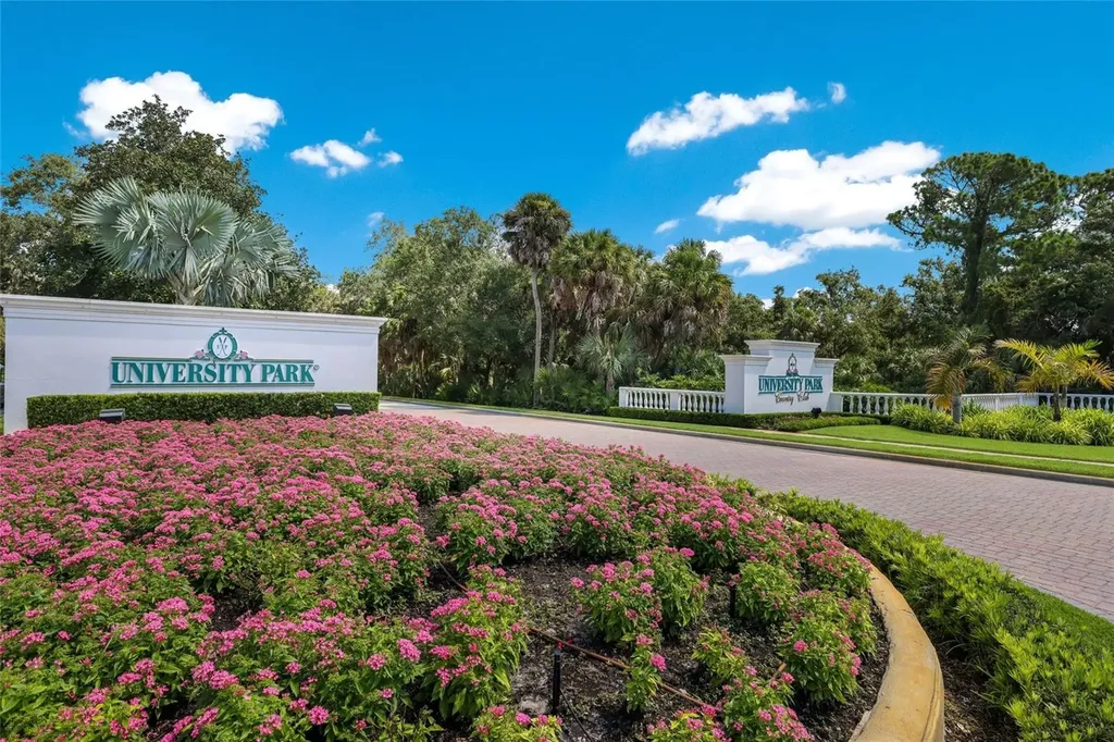 7908 Warwick Gardens Lane University Park FL 34201