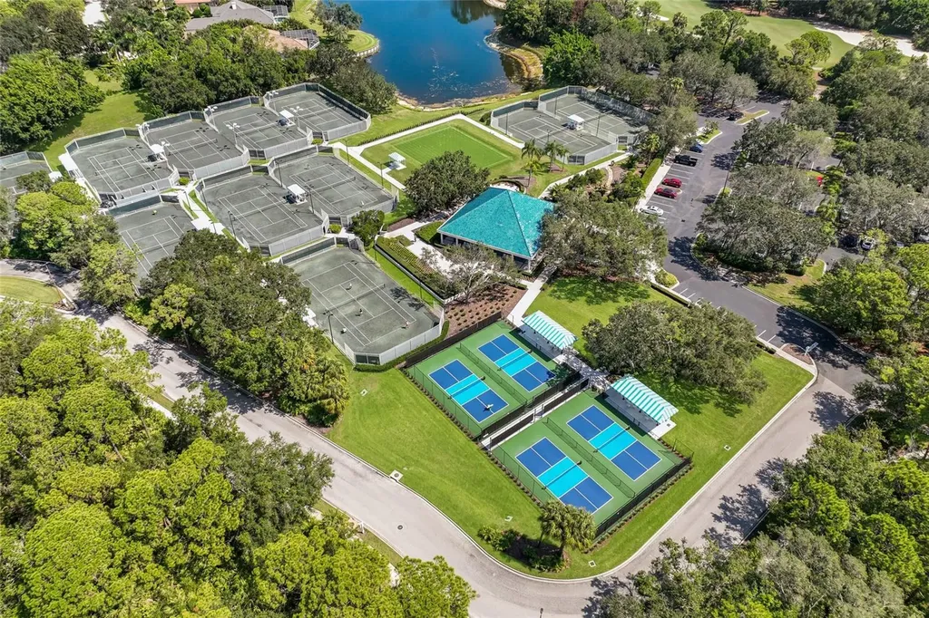7908 Warwick Gardens Lane University Park FL 34201