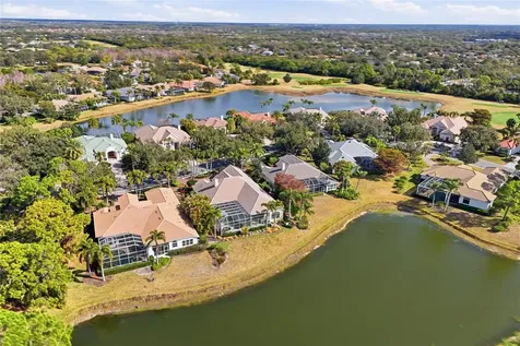 7908 Warwick Gardens Lane University Park FL 34201