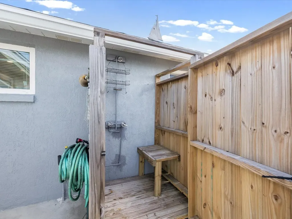 12809 4th Isle Hudson FL 34667