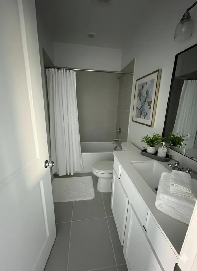 2626 Skyline Loop Kissimmee FL 34758