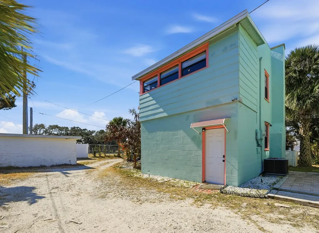 7 Clarendon Court Daytona Beach FL 32118
