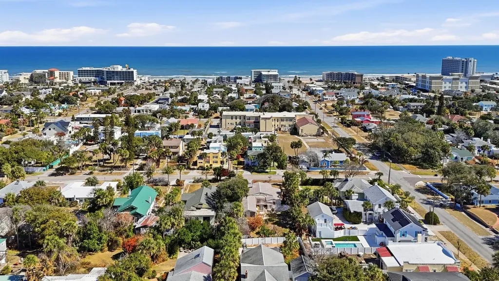7 Clarendon Court Daytona Beach FL 32118