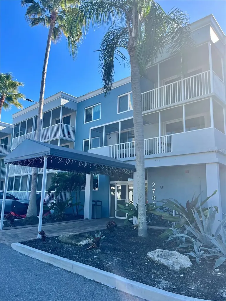 2700 Coconut Bay Lane Sarasota FL 34237