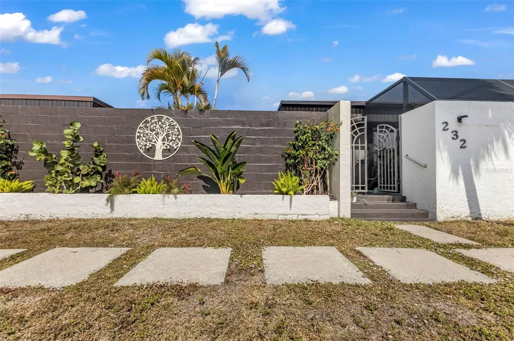 232 W Henry Street Punta Gorda FL 33950