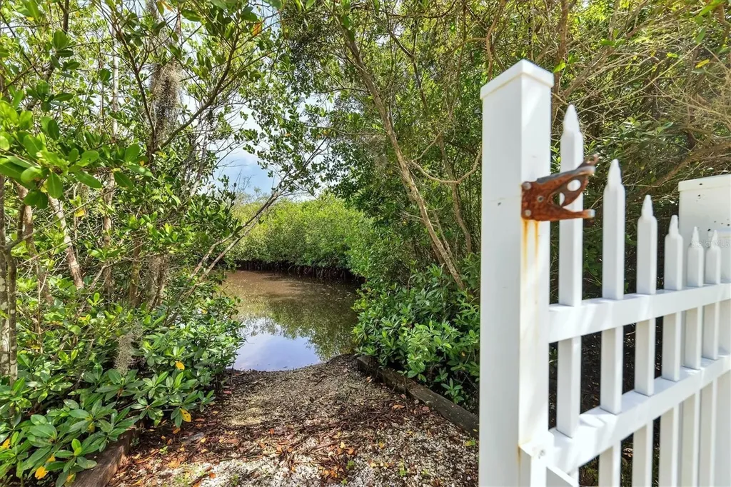 4627 Barracuda Drive Bradenton FL 34208