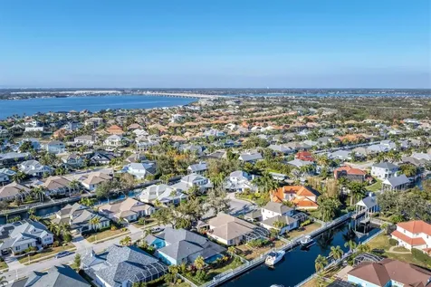 4627 Barracuda Drive Bradenton FL 34208
