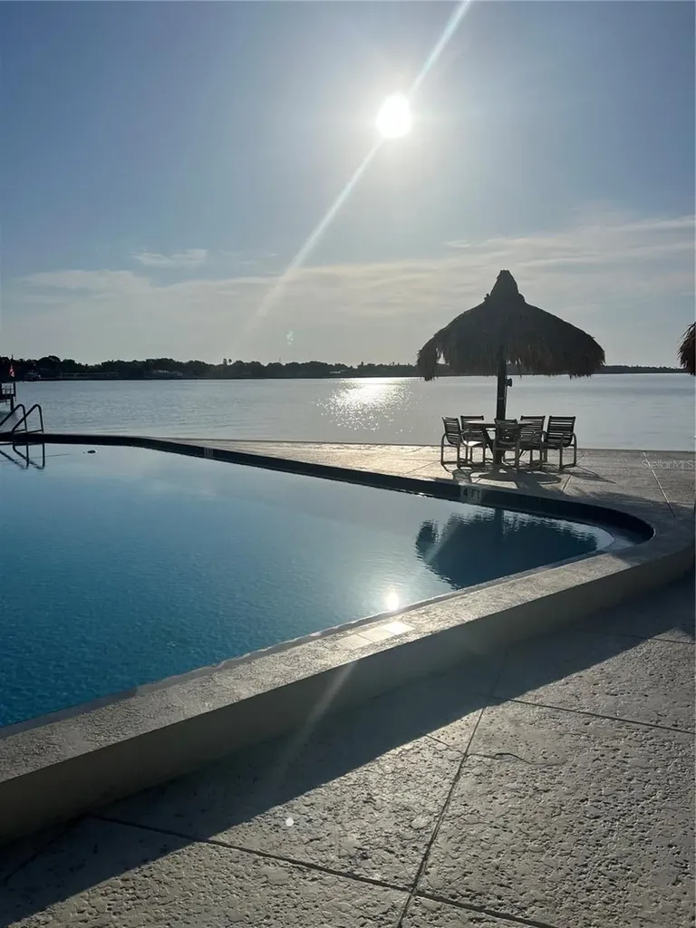 7200 Sunshine Skyway Lane S St Petersburg FL 33711