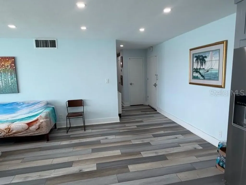 7200 Sunshine Skyway Lane S St Petersburg FL 33711