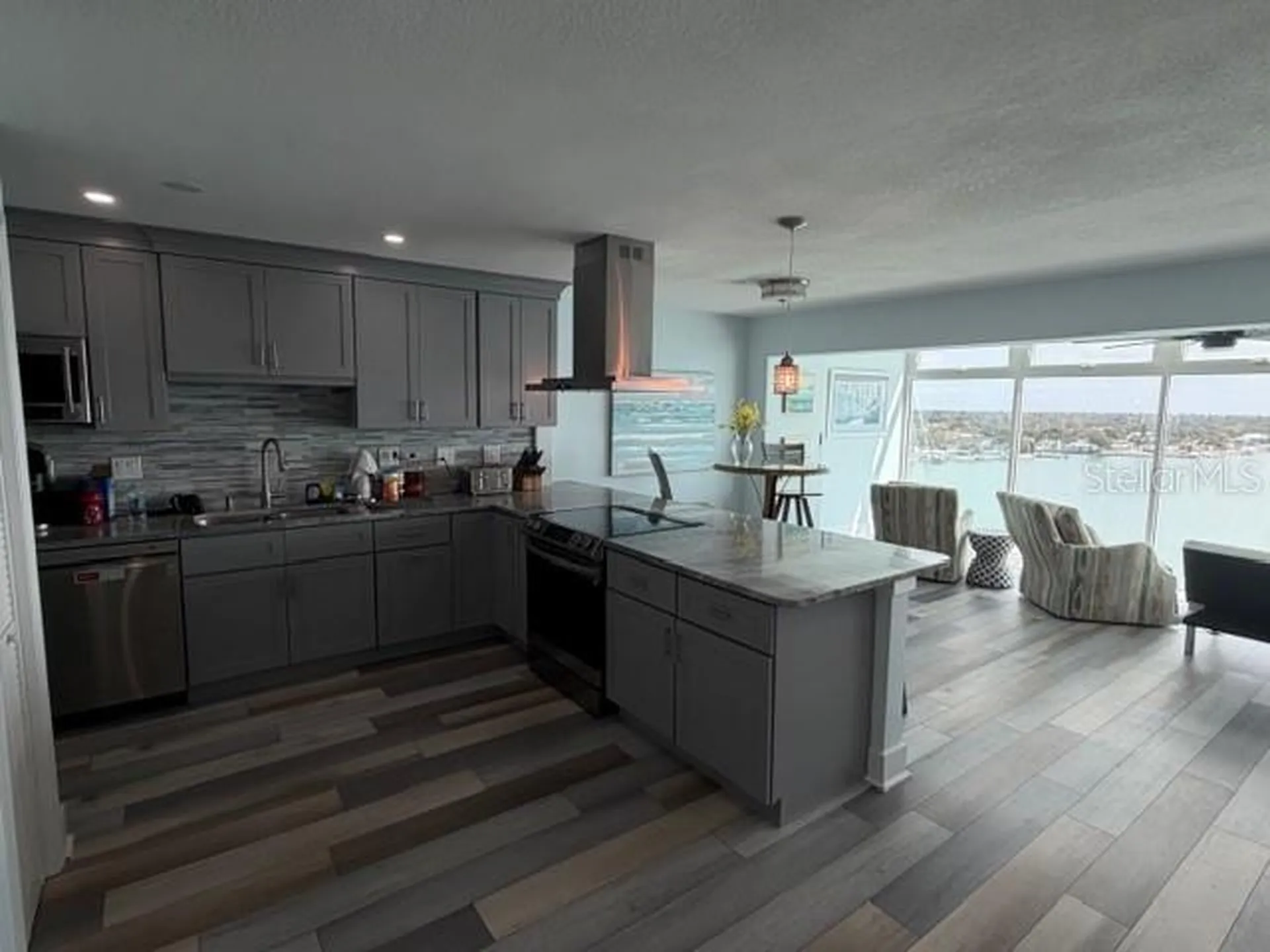7200 Sunshine Skyway Lane S St Petersburg FL 33711