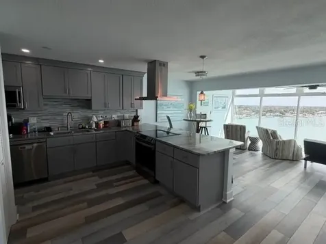7200 Sunshine Skyway Lane S St Petersburg FL 33711