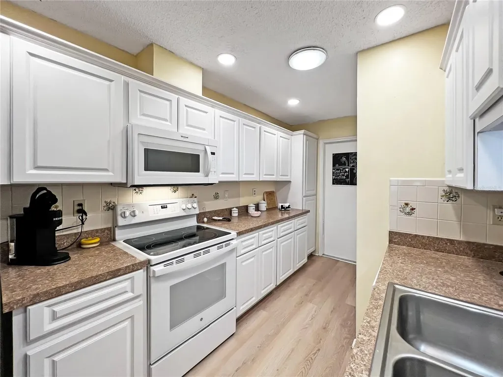 7497 Heather Walk Drive Weeki Wachee FL 34613