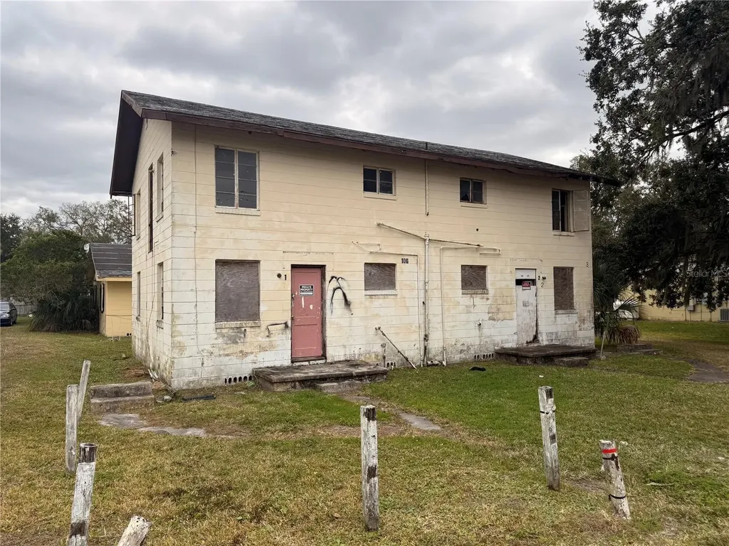 1305 E Baker Street Plant City FL 33563
