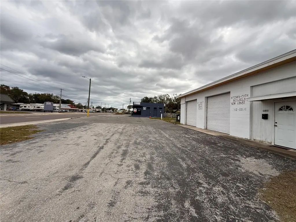 1305 E Baker Street Plant City FL 33563