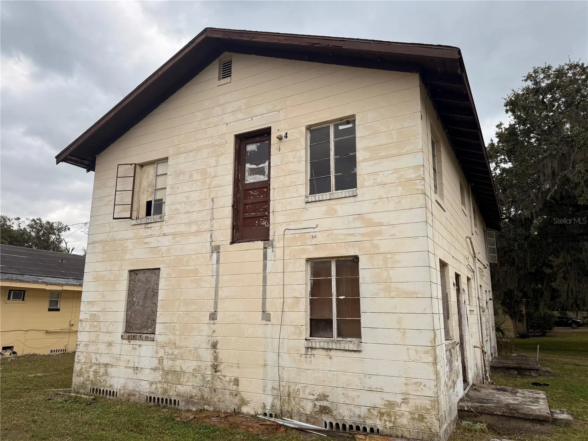 1305 E Baker Street Plant City FL 33563