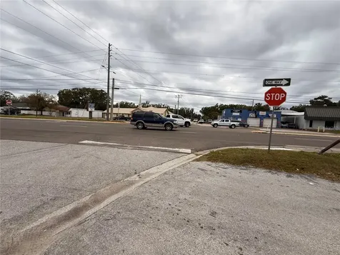 1305 E Baker Street Plant City FL 33563