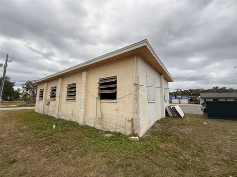 1305 E Baker Street Plant City FL 33563