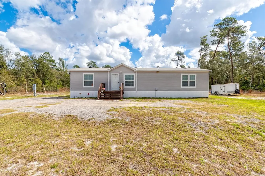 42300 Fonseca Lane Deland FL 32720