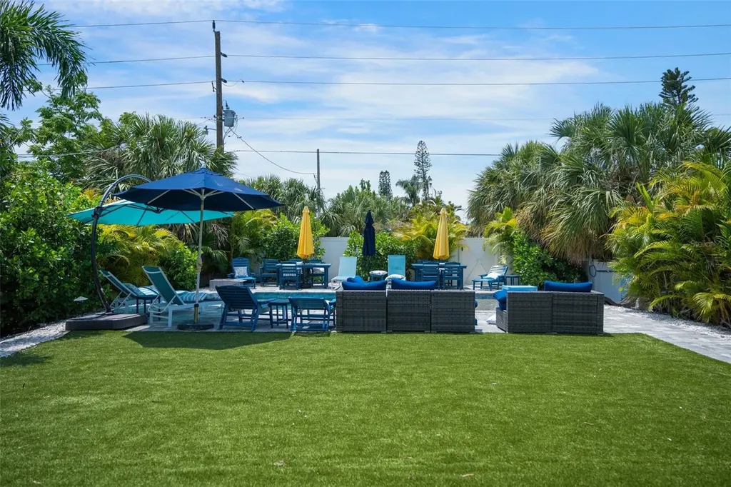 2051 Roselawn Street Sarasota FL 34231