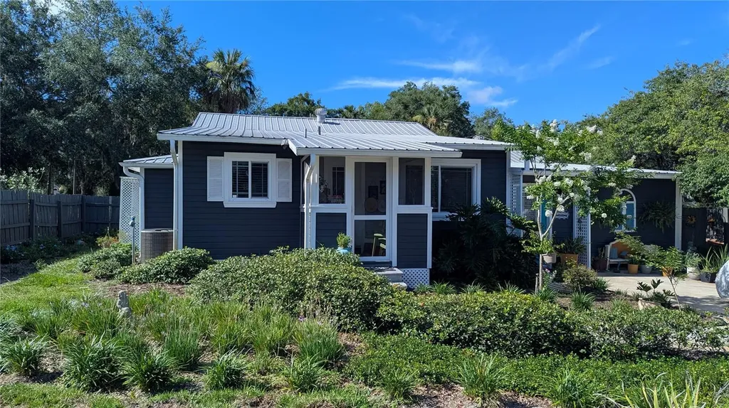 320 E Graves Avenue Orange City FL 32763