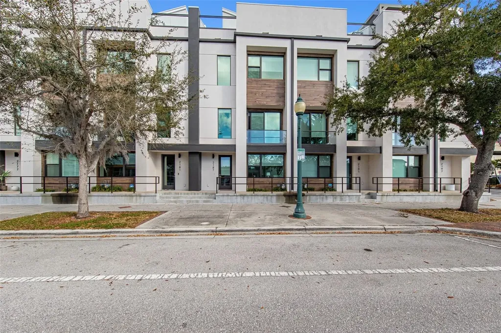2187 Main Street Sarasota FL 34237