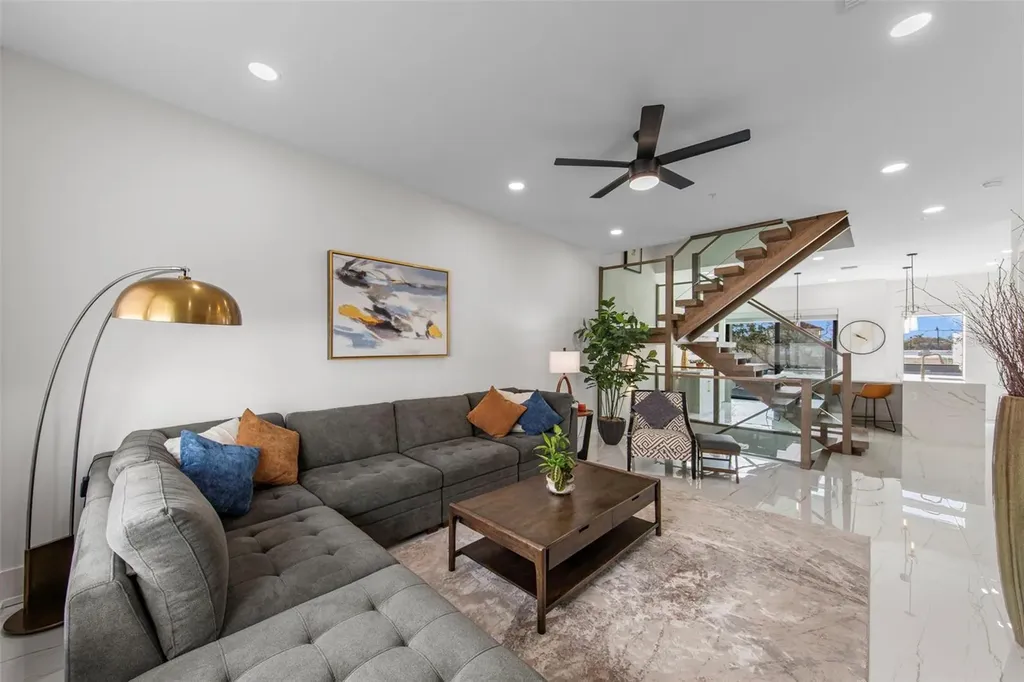 2187 Main Street Sarasota FL 34237