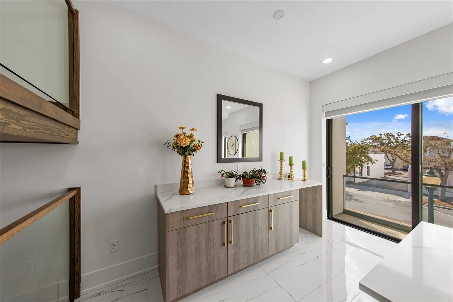 2187 Main Street Sarasota FL 34237