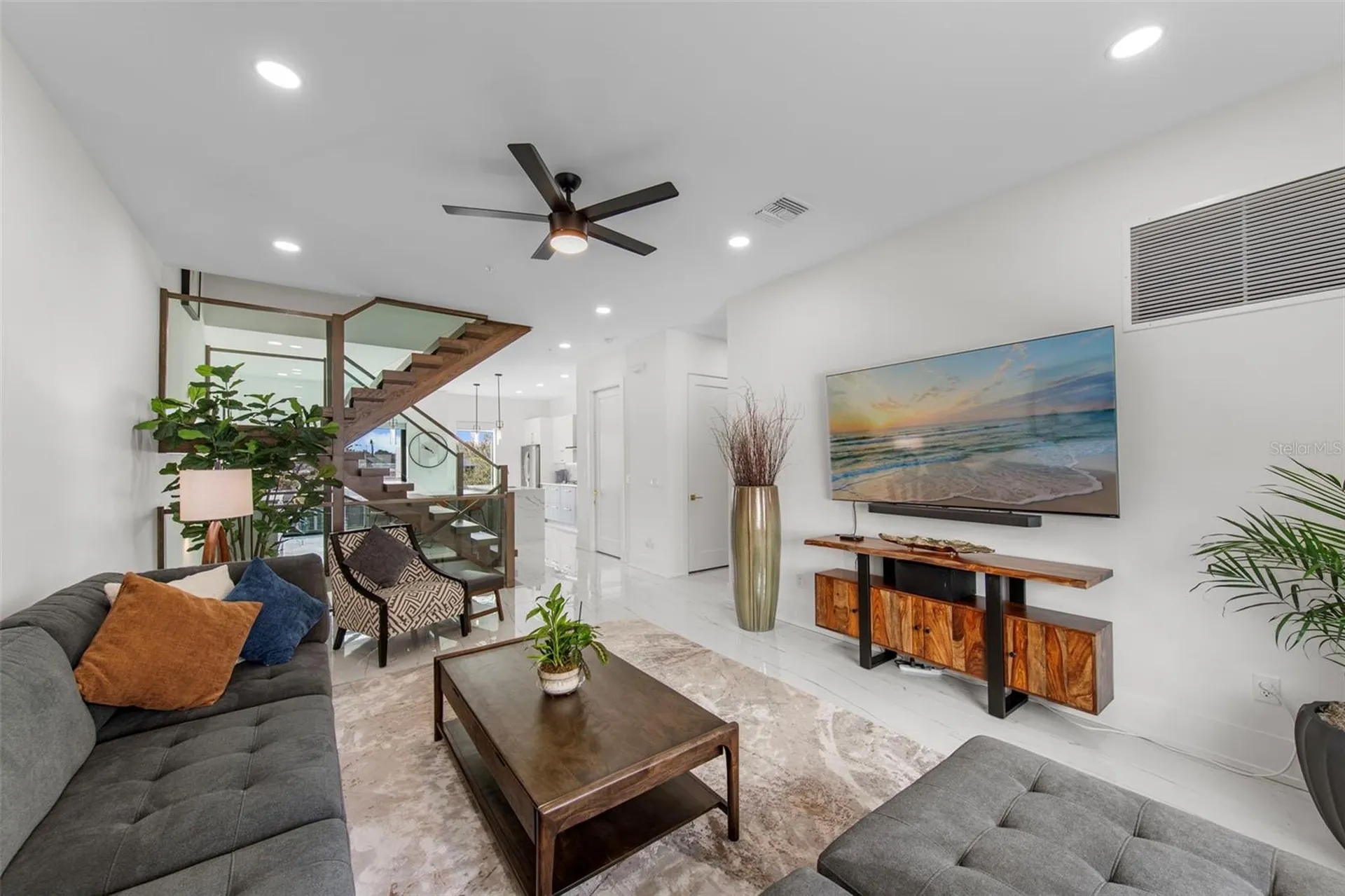 2187 Main Street Sarasota FL 34237