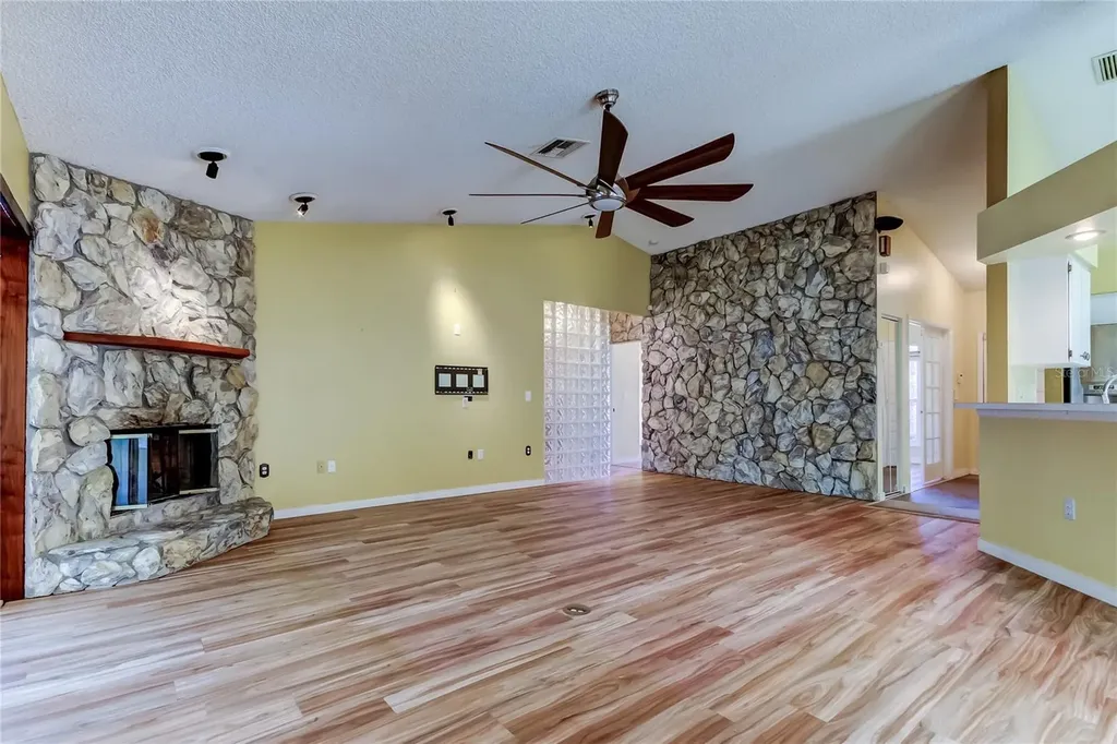 1795 Bayhill Drive Oldsmar FL 34677