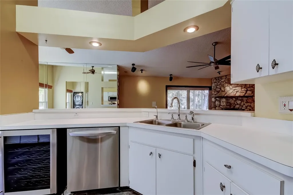 1795 Bayhill Drive Oldsmar FL 34677