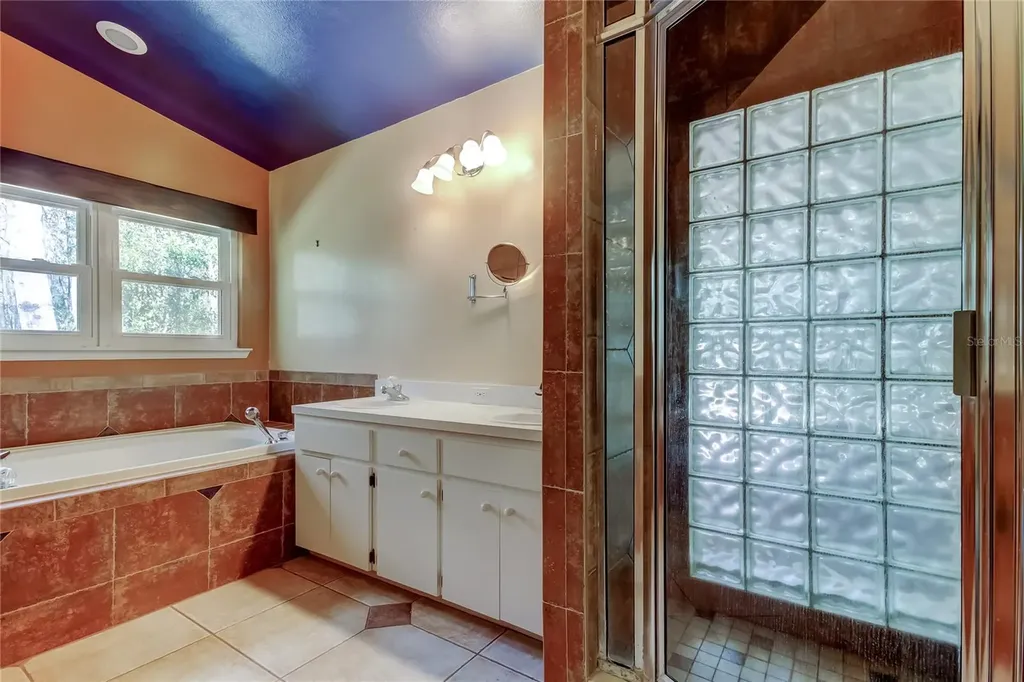 1795 Bayhill Drive Oldsmar FL 34677