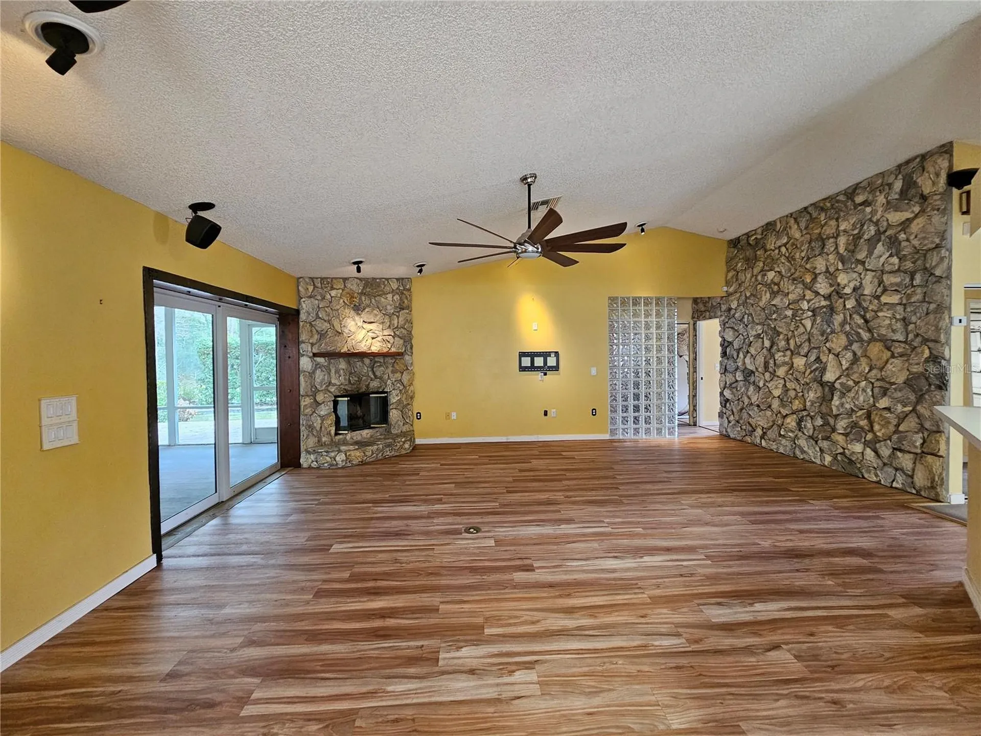 1795 Bayhill Drive Oldsmar FL 34677