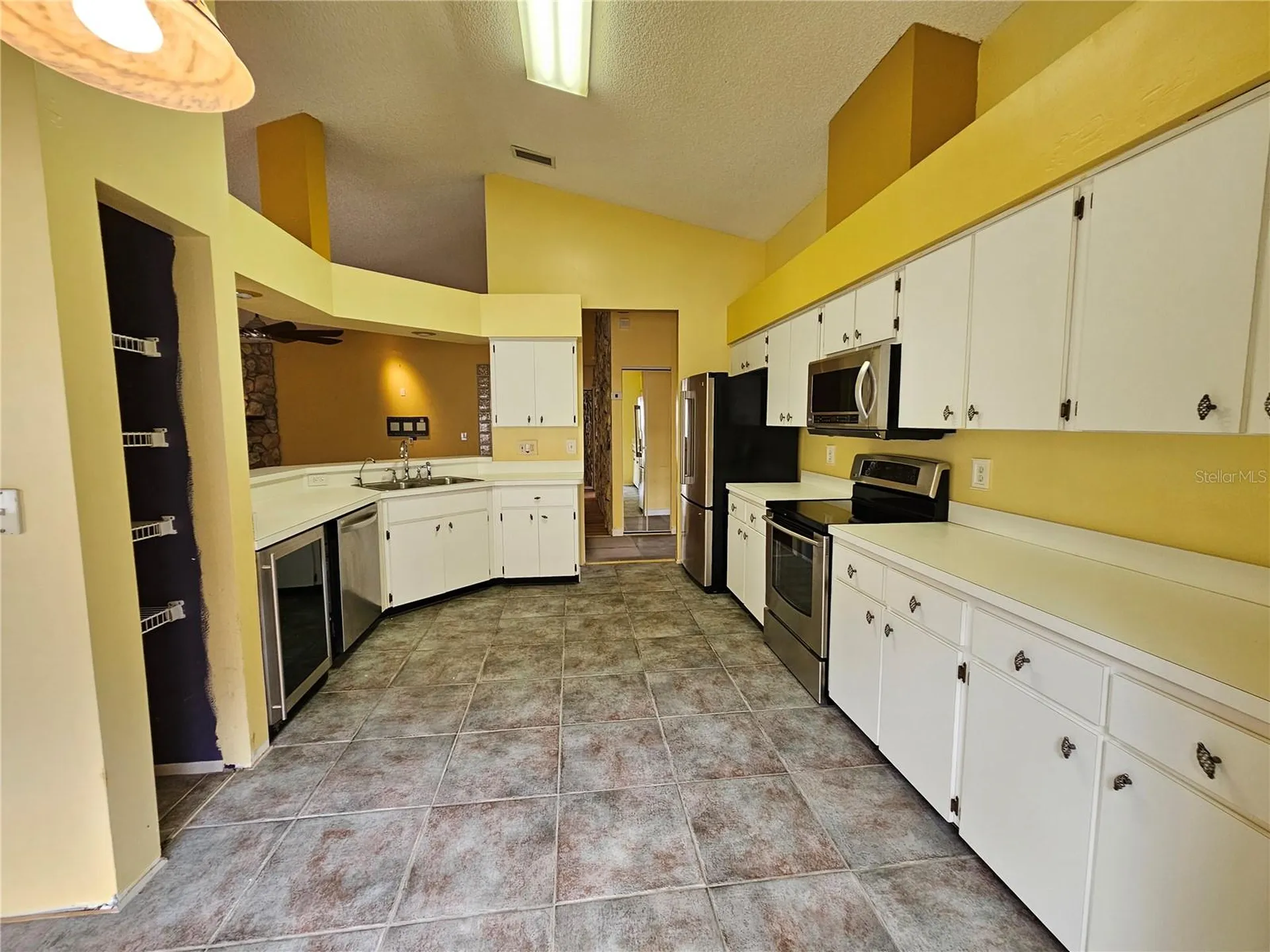 1795 Bayhill Drive Oldsmar FL 34677