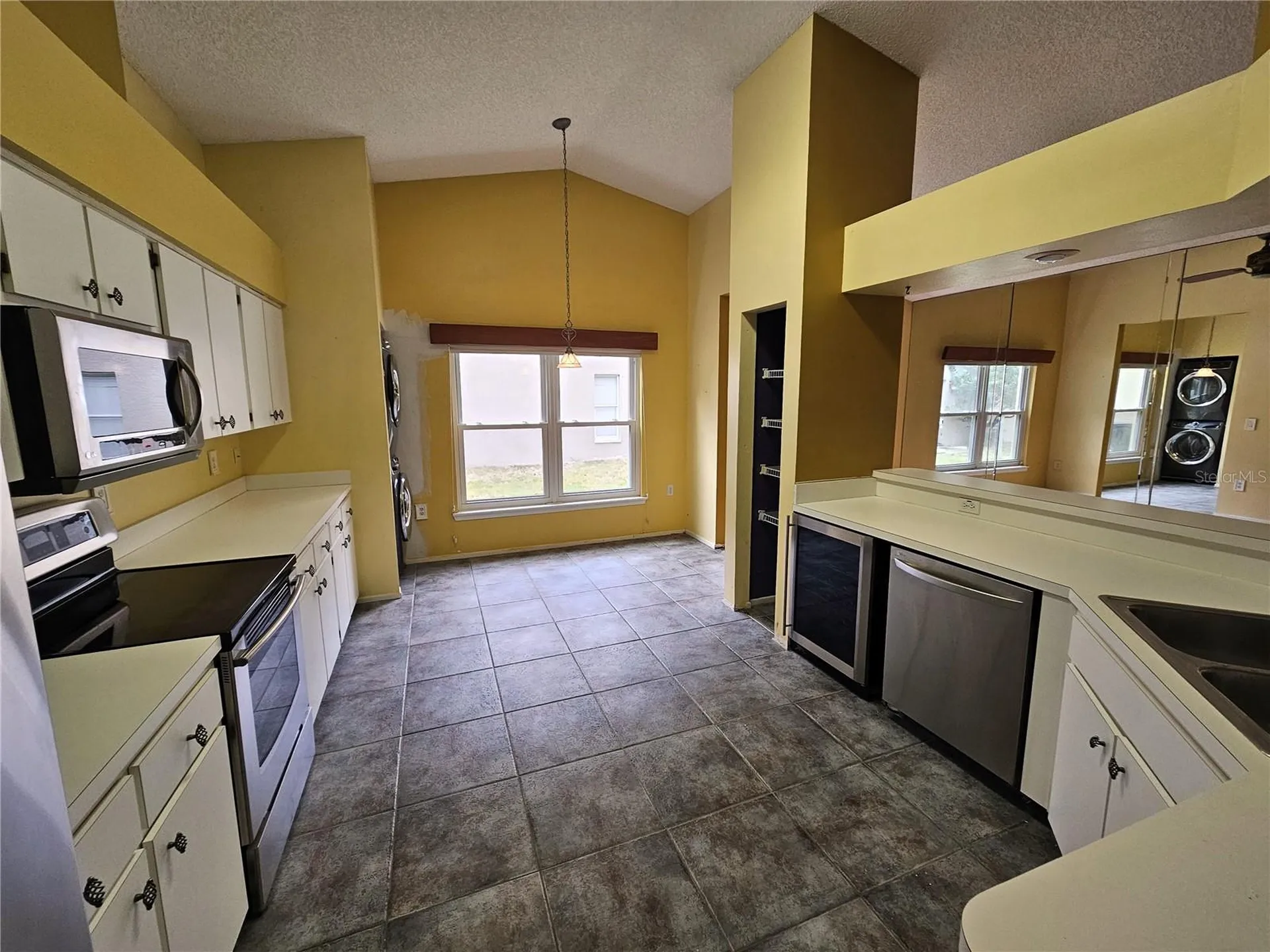 1795 Bayhill Drive Oldsmar FL 34677